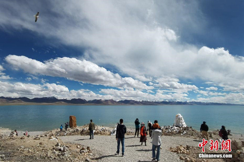 Reiseboom in der Gegend um den Namtso-See im westchinesischen Autonomen Gebiet Tibet