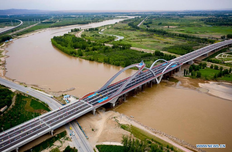 Neue Brücke über Gelben Fluss in Ningxia in Betrieb genommen