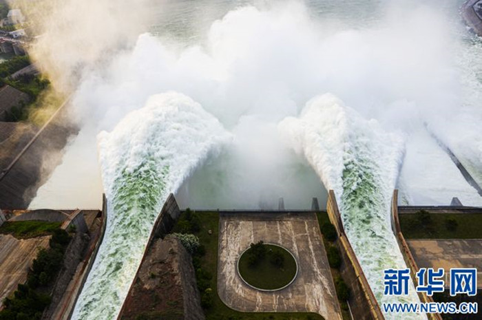 Majestätischer Blick auf die Wasser-Sediment-Regulierung des Xiaolangdi-Reservoirs
