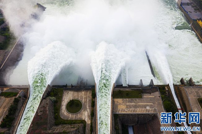 Majestätischer Blick auf die Wasser-Sediment-Regulierung des Xiaolangdi-Reservoirs