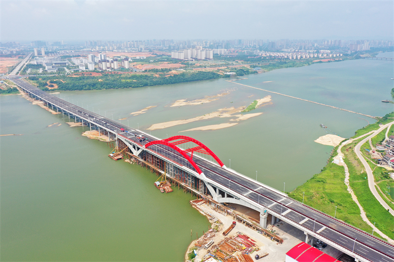 Neue Sonderbrücke im chinesischen Jiangxi ist für den Verkehr freigegeben