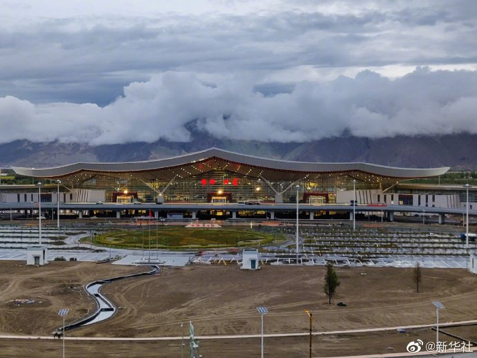 Inbetriebnahme des größten Flughafenterminals in Tibet