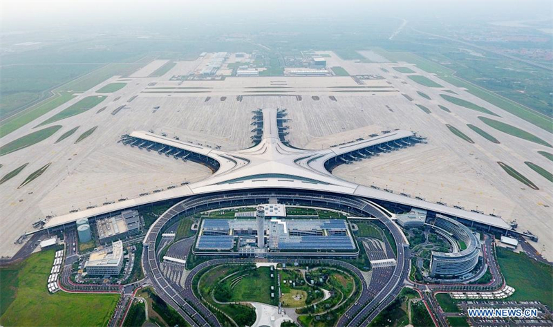 Neuer Flughafen von Qingdao in Betrieb genommen