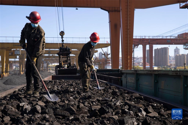 Chinesisch-russischer Grenzübergang stärkt Kohletransport
