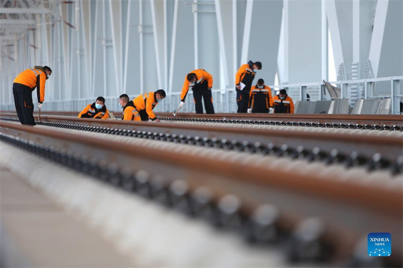 Zhengzhou-Jinan Hochgeschwindigkeits-Streckenabschnitt in Henan wird abschließend geprüft