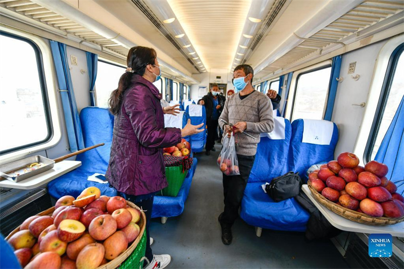 Regionalbahn in Südchina immer noch beliebt bei Dorfbewohnern