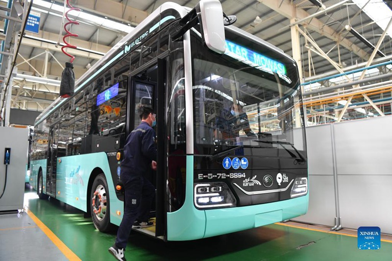 Elektrofahrzeuge aus China sollen für die WM 2022 nach Katar transportiert werden