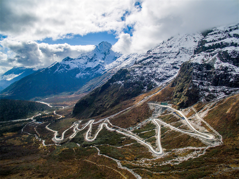 Autobahnlänge in Tibet erreicht 120.000 Kilometer