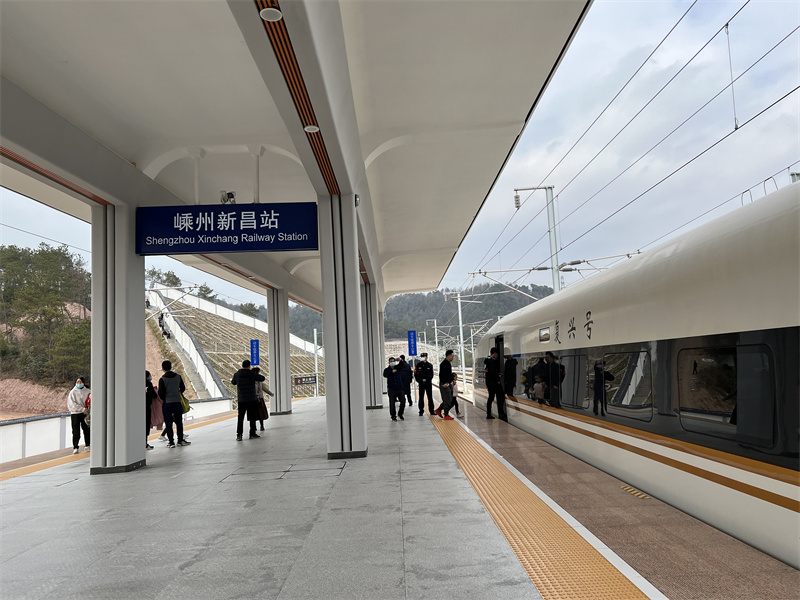 Chinas erste private Hochgeschwindigkeitsstrecke nimmt Betrieb auf