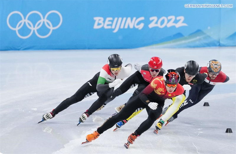 Ren Ziwei aus China gewinnt Gold im Shorttrack-Eisschnelllauf bei Beijing 2022