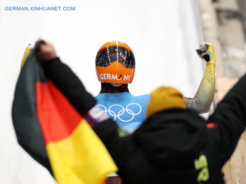 Fotoreportage: Deutsche Skeleton-Männer feiern Olympia-Gold und -Silber bei Beijing 2022