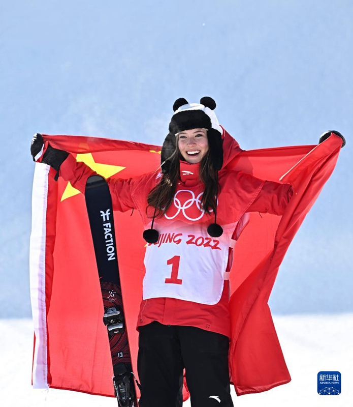 Gu Ailing gewinnt Gold für China im Freestyle-Skiing Halfpipe