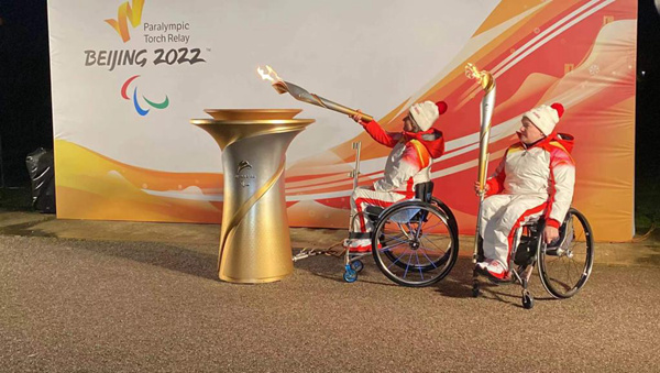 Paralympische Fackel wurde in Stoke Mandeville entzündet
