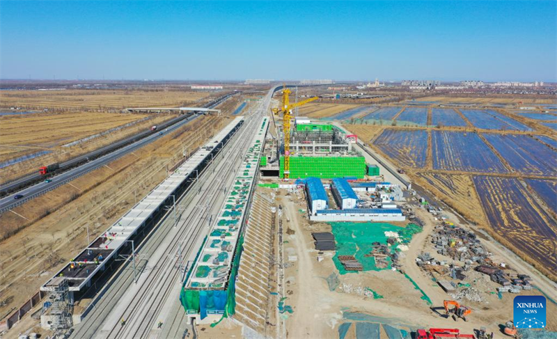 Zugverbindung zwischen Beijing und Binhai New Area in Tianjin im Bau