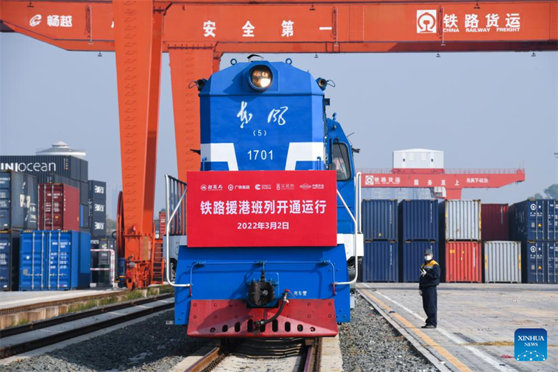 Güterzug liefert Antipandemievorräte nach Hongkong