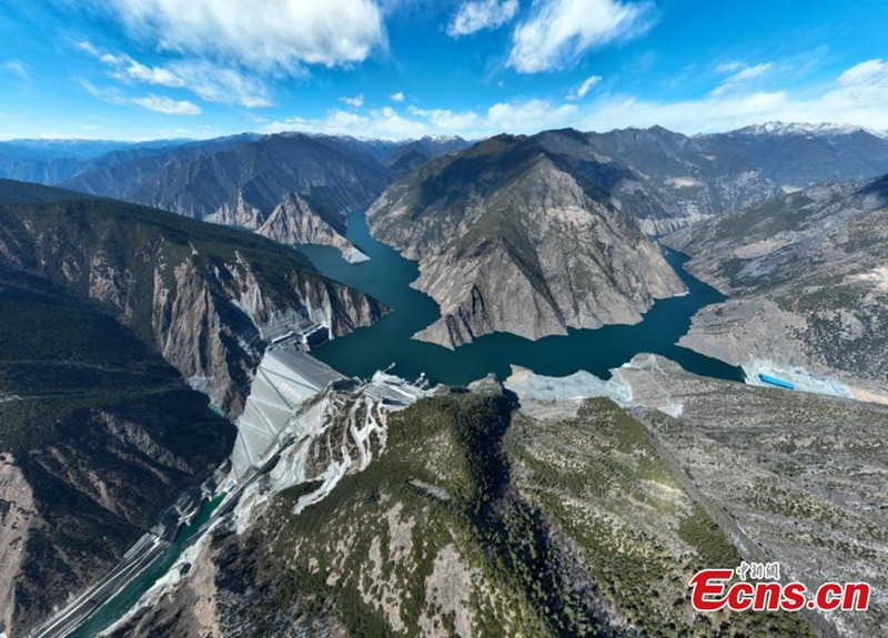 Chinas höchstgelegenes Mega-Wasserkraftwerk in Betrieb genommen