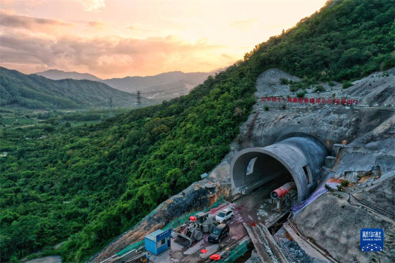 Bau einer neuen Hochgeschwindigkeitsstrecke in Guangdong tritt in die Endphase