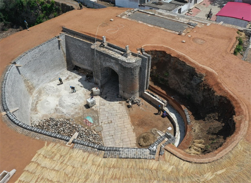 Chinesische Mauer in Nordchina unter Reparaturarbeiten