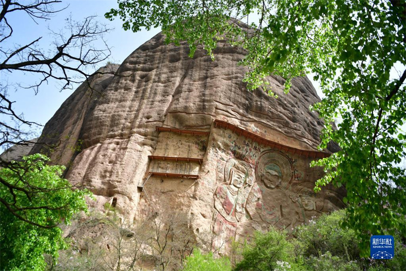 Ein Blick auf das Felsenrelief im Lashao-Tempel in Nordwestchina