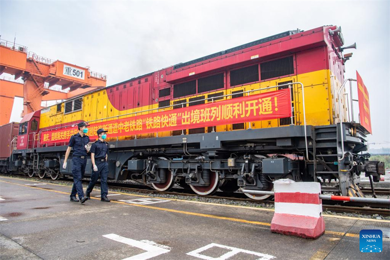 Erster China-Laos-Frachtzug in Chongqing gestartet