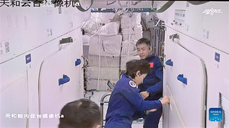 Shenzhou-14-Astronauten betreten das Kernmodul der Raumstation