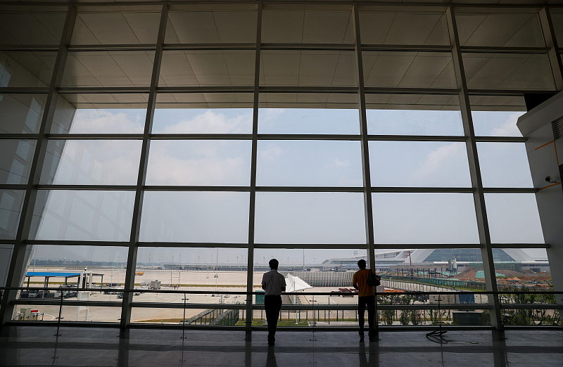 Chinas erster professioneller Frachtflughafen kurz vor Eröffnung
