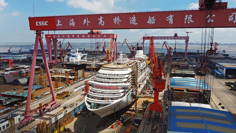 Chinas erstes großes Kreuzfahrtschiff im Bau