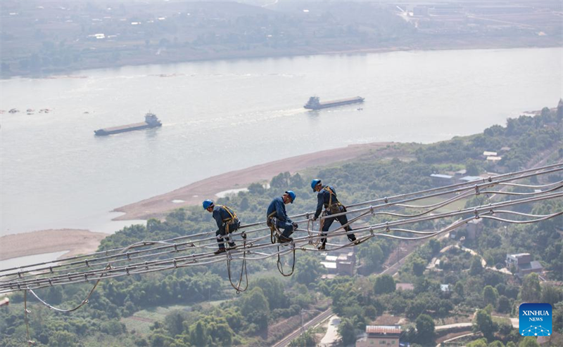 Chinas Stromübertragungsprojekt überquert den Jangtse
