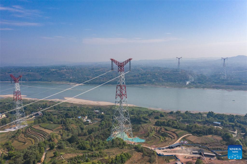 Chinas Stromübertragungsprojekt überquert den Jangtse