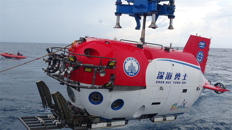 Erster gemeinsamer Einsatz von zwei bemannten Tiefsee-Tauchbooten in China