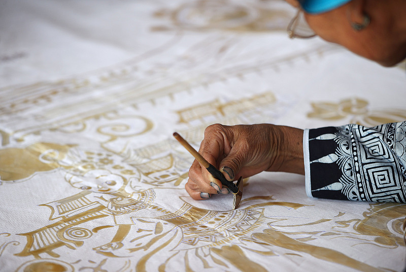 Batik-Kunst als Glückwunsch zum 20. Parteitag der KP Chinas