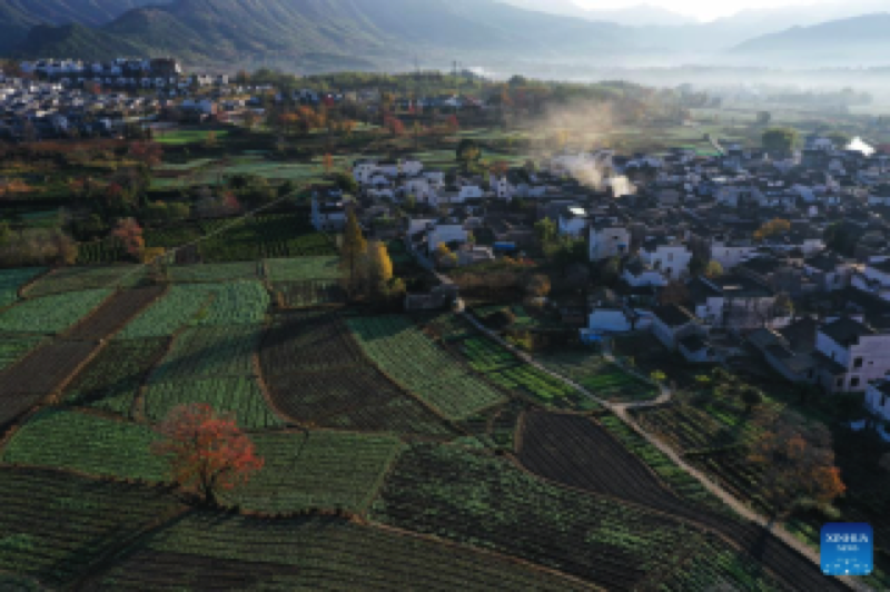 Anhui: Schöne Landschaft im Frühwinter
