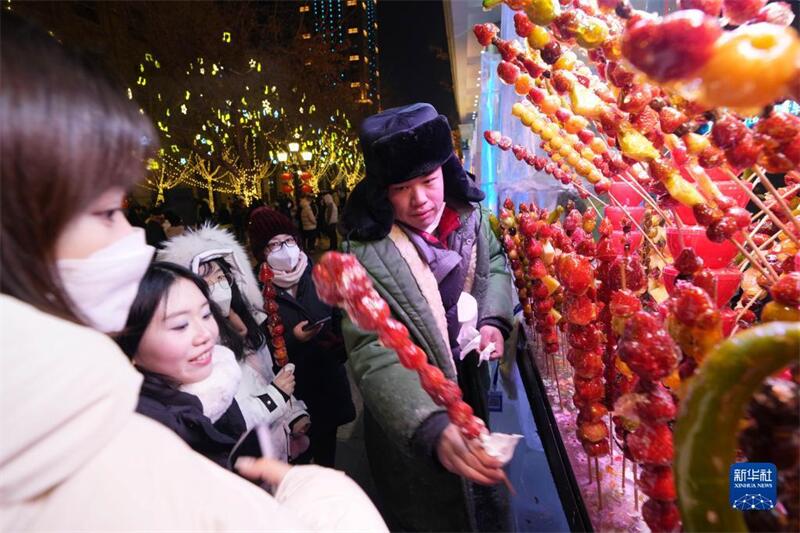 Ein besonderes Erlebnis in Harbin: im „Eishaus“ Feuertopf zu genießen