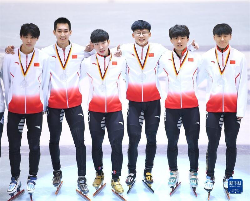 Chinas Herrenteam gewinnt Gold bei der 5000-Meter-Staffel