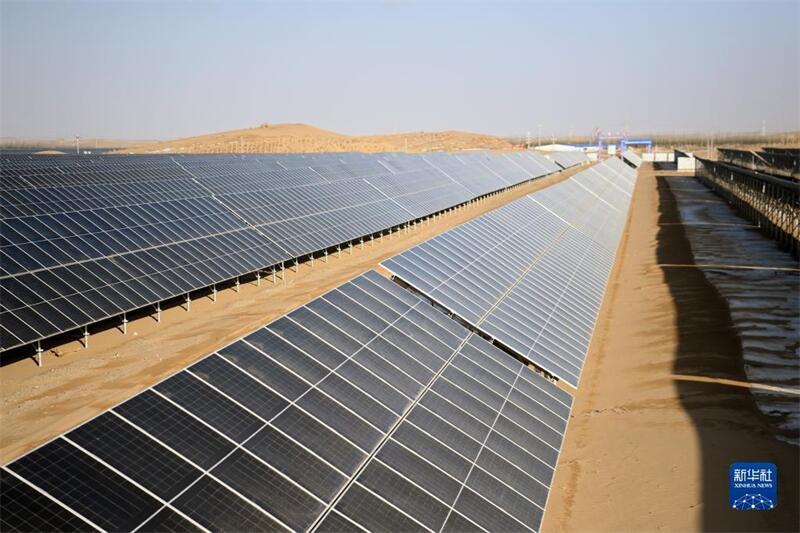 Photovoltaik-Basis in Nordwestchina: der „blaue See