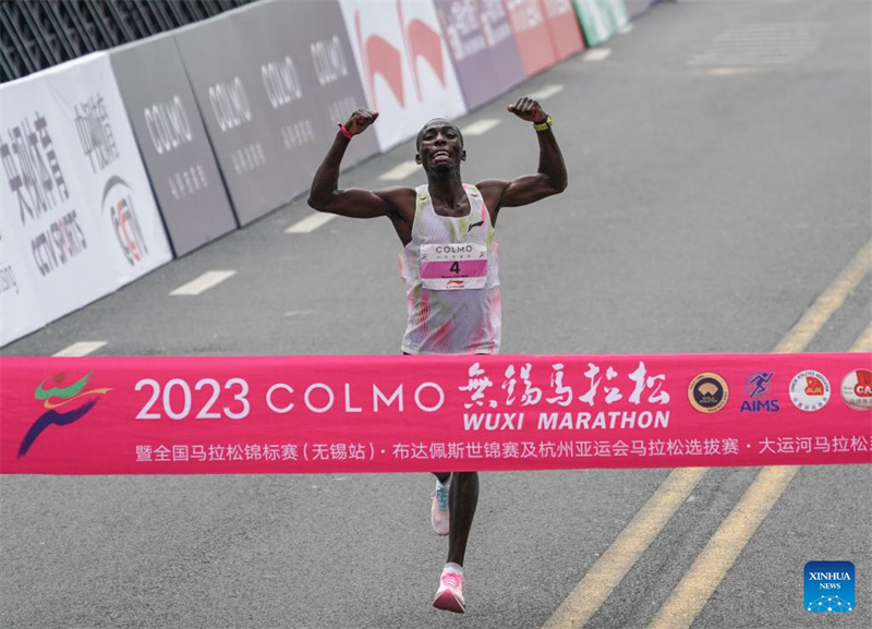 He Jie bricht nationalen Marathon-Rekord der Männer