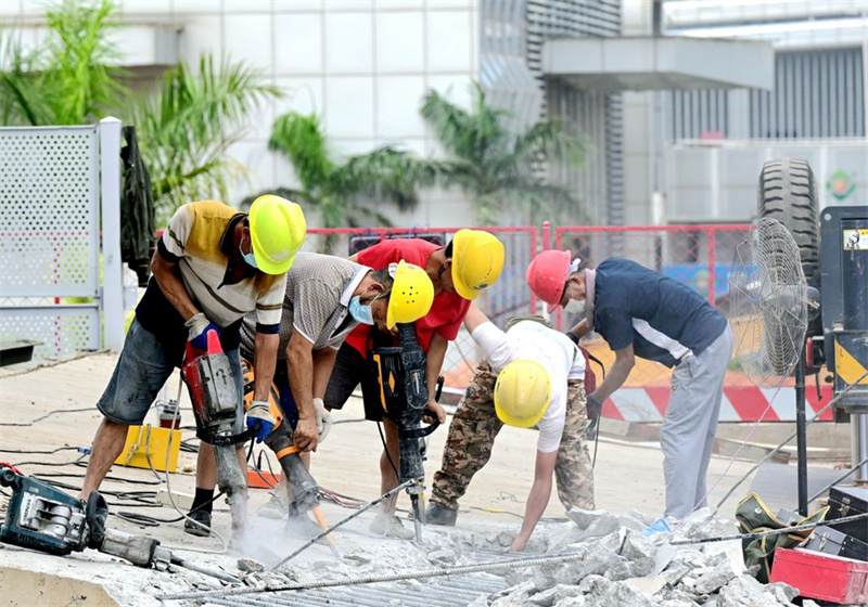 Bahnhof für Chinas erste meereskreuzende Hochgeschwindigkeitsstrecke in Xiamen im Bau