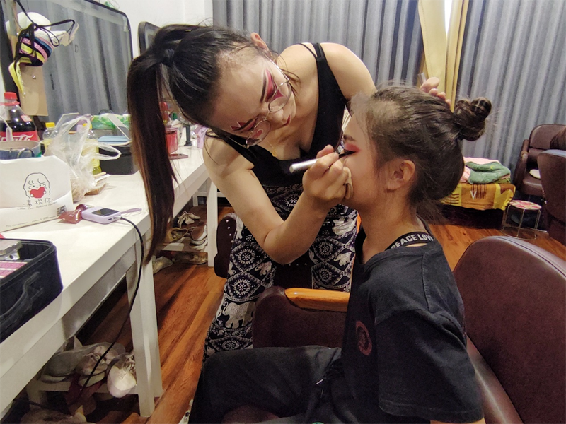 Verbreitung und Entwicklung der traditionellen Akrobatik in Wuqiao