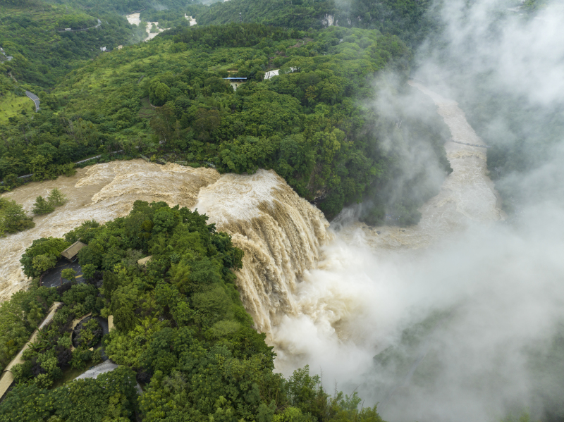 Rekordwassermenge am Wasserfall Huangguoshu