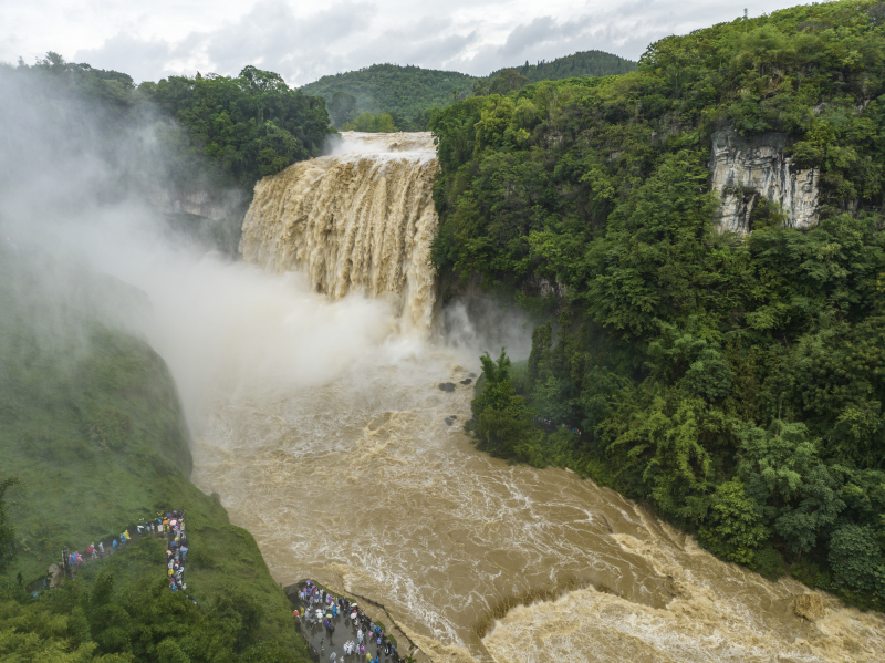 Rekordwassermenge am Wasserfall Huangguoshu