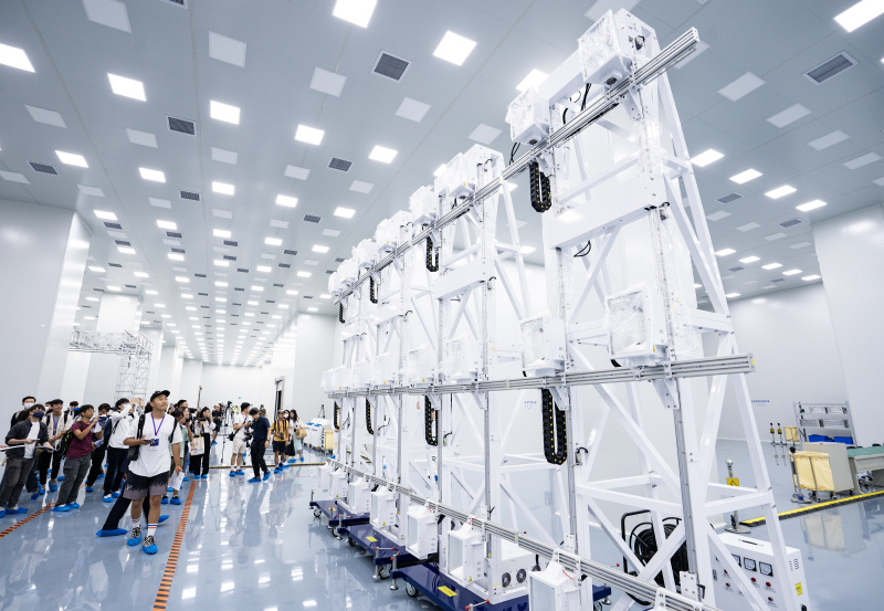 Hongkong eröffnet erste Satelliten-Produktionsstätte