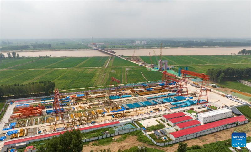 Großbrücke entlang der Hochgeschwindigkeitsstrecke Xiong'an-Shangqiu im Bau