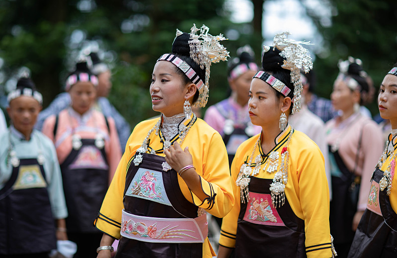 Miao feiern Papo-Fest durch Zusammenkommen mit Tanz und Gesang für gute Ernte