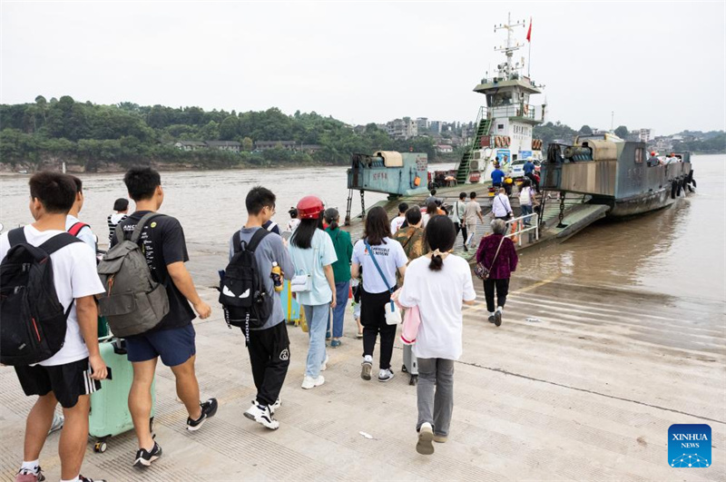Yibin stellt Fährbetrieb ein und eröffnet große Brücke