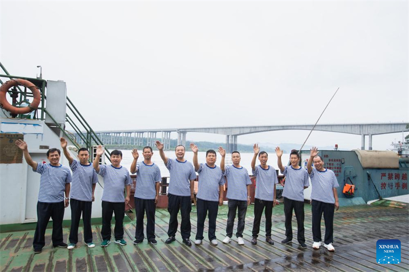 Yibin stellt Fährbetrieb ein und eröffnet große Brücke