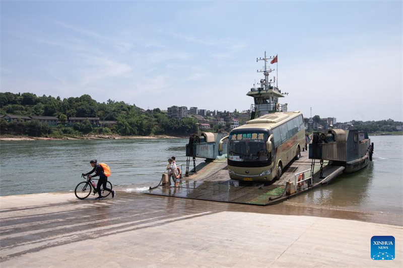 Yibin stellt Fährbetrieb ein und eröffnet große Brücke