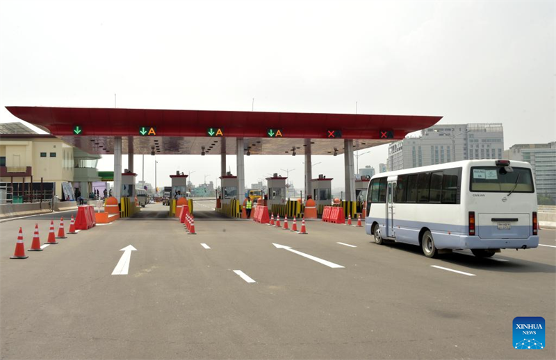 Von China gebaute Hochschnellstraße in Dhaka für den Verkehr freigegeben