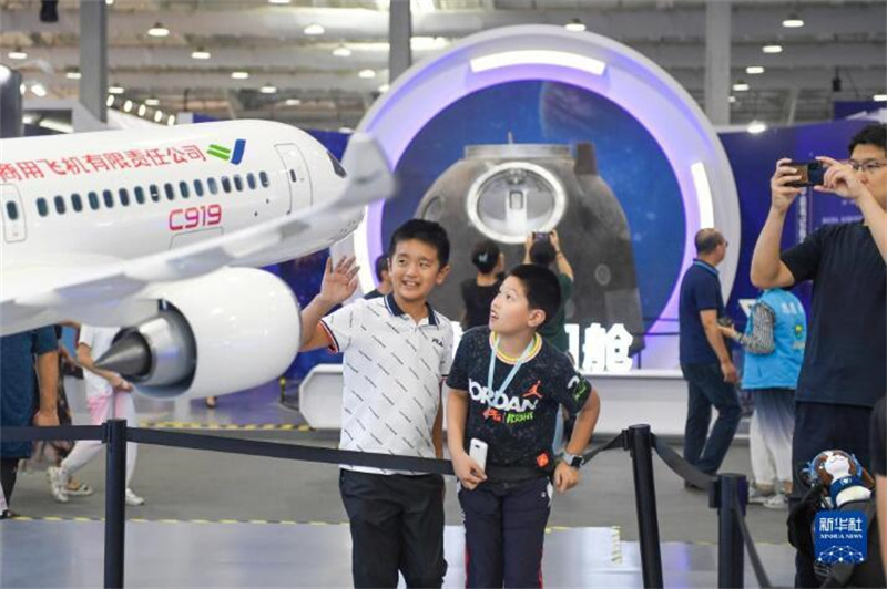 Beijing: Kinder erleben Freude an der Technik