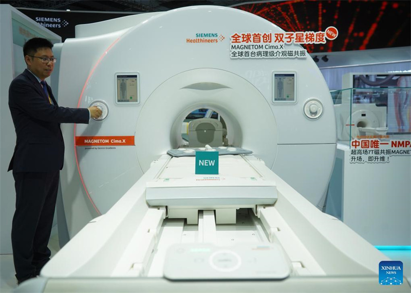 Spitzentechnologien und neue Produkte auf der 6. CIIE vorgestellt