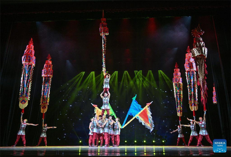 Zweitägige Akrobatikshow in Beijing eröffnet